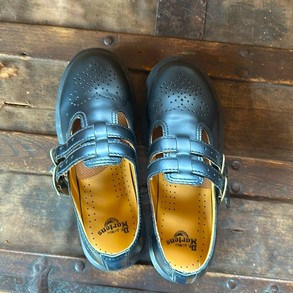 Doc Martin, Mary Jane’s - Picture 6 of 9